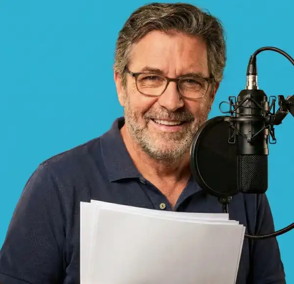 Locutor de Telemensagem - Voz masculina profissional para telemensagens